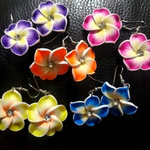NIP Hawaiin Plumeria Flower Earrings